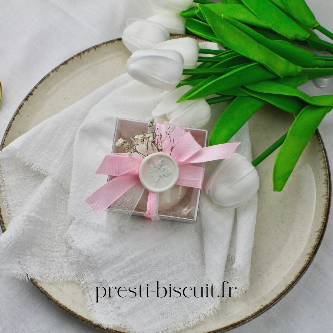 Coffret cadeau invité anniversaire, rousquille artisanale, cadeau d'anniversaire, surprises gourmandes, Presti Biscuit, cadeau pour invités, célébration d'anniversaire, qualité artisanale, coffret festif, cadeau de remerciement.