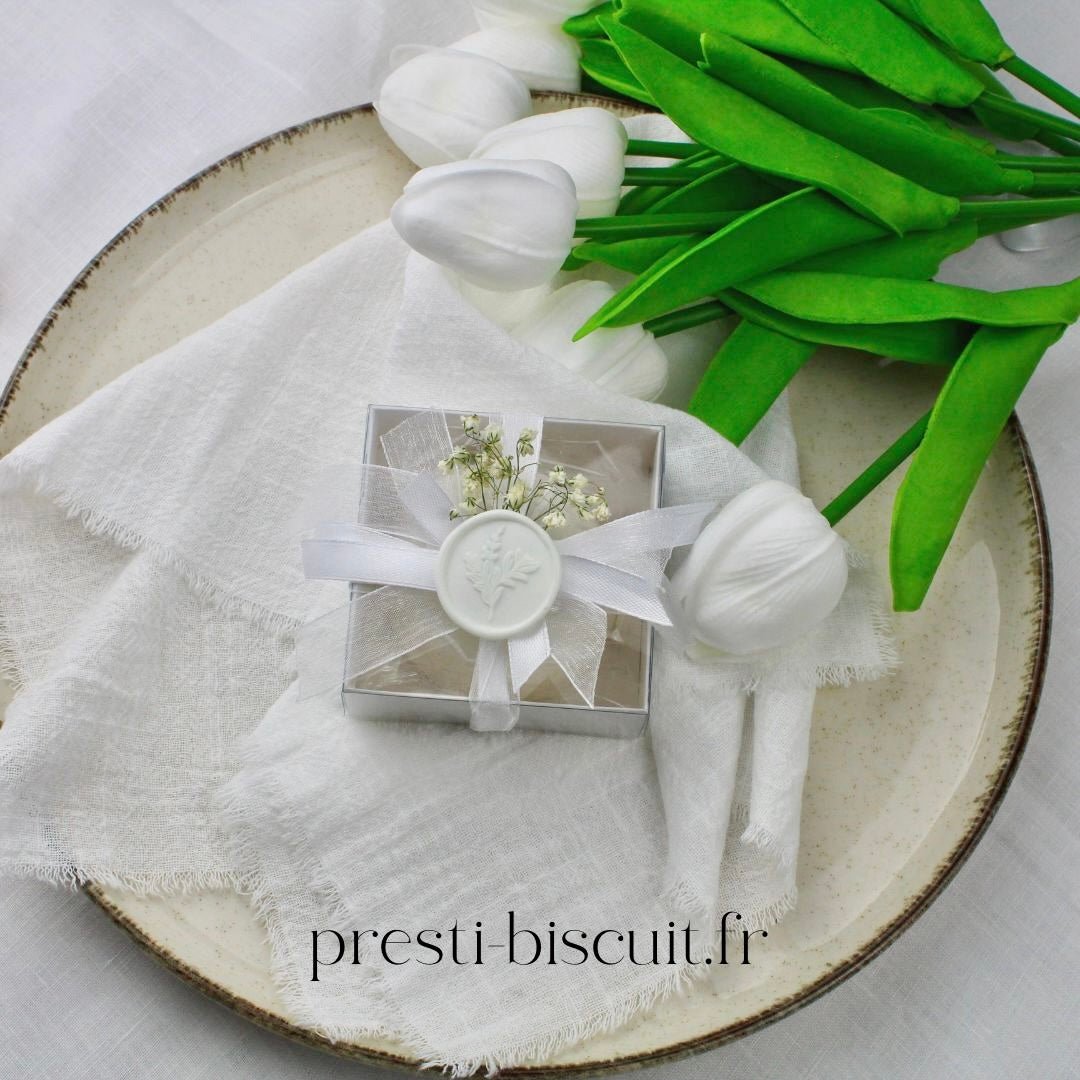 Coffret cadeau invité anniversaire, rousquille artisanale, cadeau d'anniversaire, surprises gourmandes, Presti Biscuit, cadeau pour invités, célébration d'anniversaire, qualité artisanale, coffret festif, cadeau de remerciement.